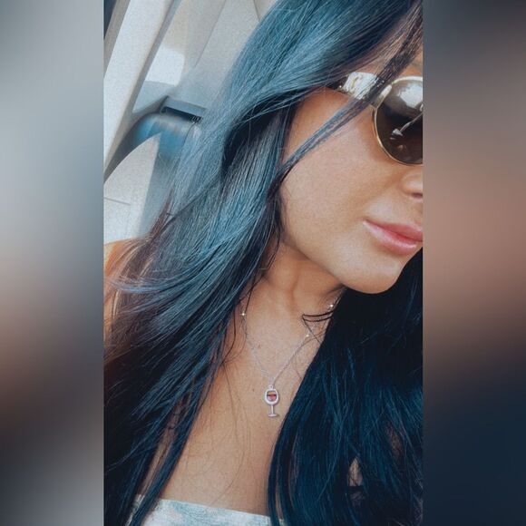 Jewelry - Wine glass necklace